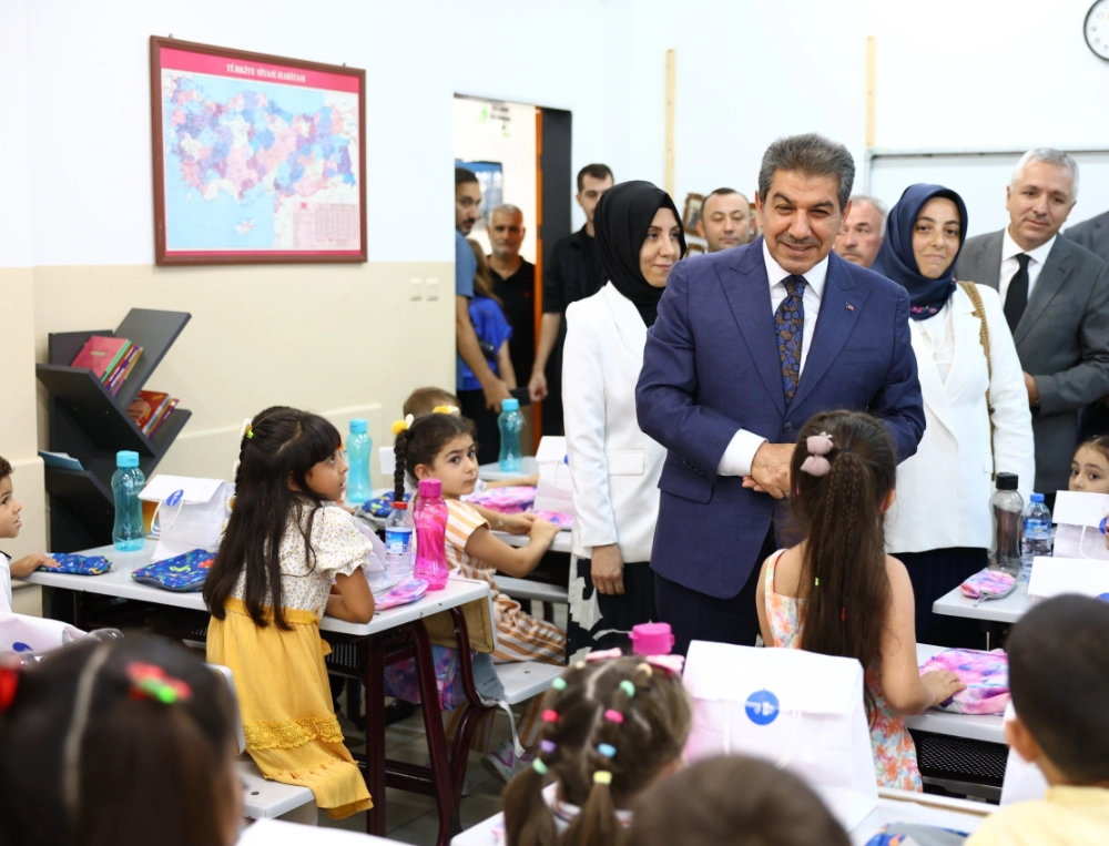 Esenler’De Minik Öğrencilere Başkan Göksu’Dan Kırtasiye Müjdesi