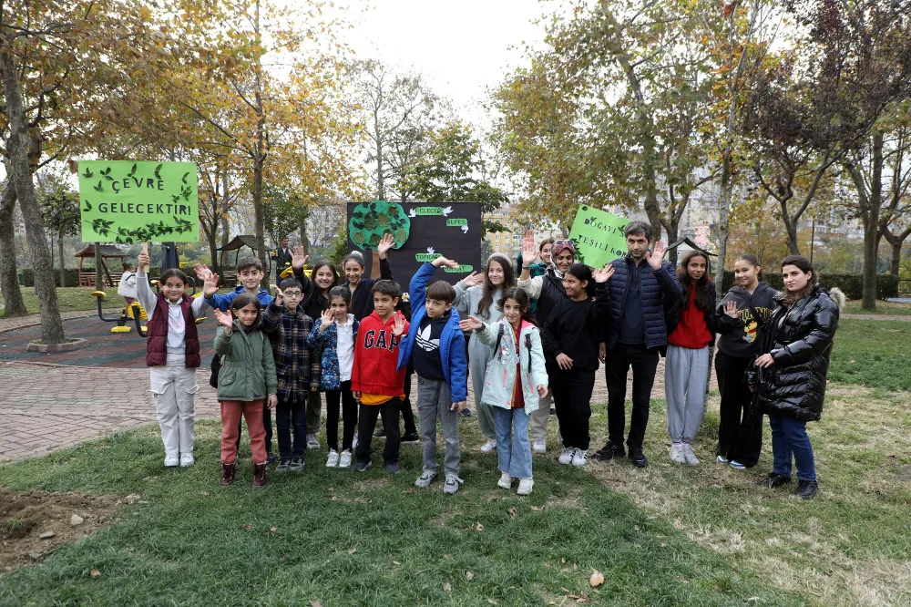 EYÜPSULTANLI ÖĞRENCİLER MİLLİ AĞAÇLANDIRMA GÜNÜ’NDE FİDAN DİKTİ