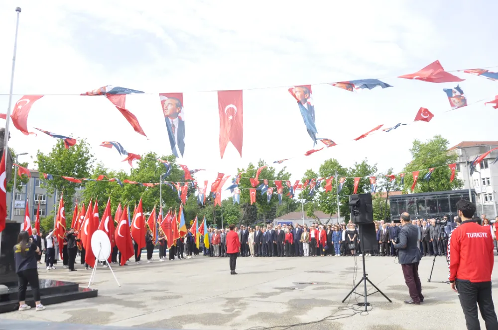 BAYRAMPAŞA’DA 19 MAYIS ATATÜRK ANMA, GENÇLİK VE SPOR BAYRAMI COŞKUSU