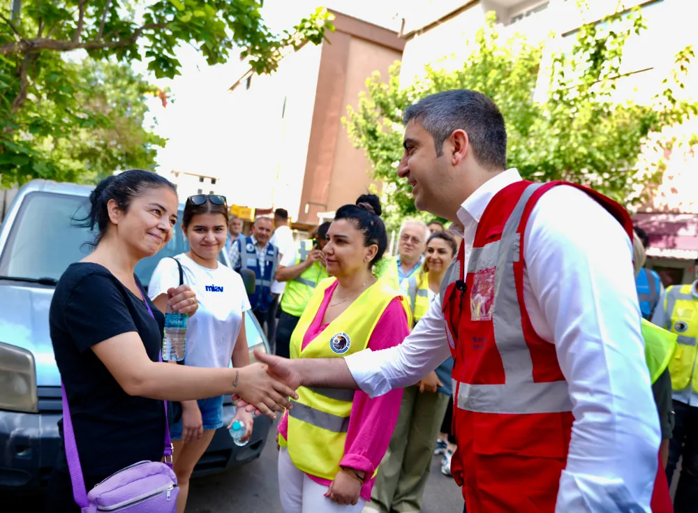 KARTAL BELEDİYESİ EKİPLERİNDEN YOĞUN MESAİ