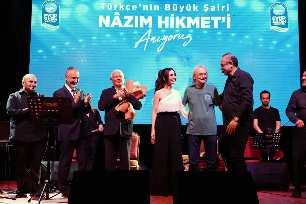 NAZIM HİKMET EYÜP’DE ANILDI