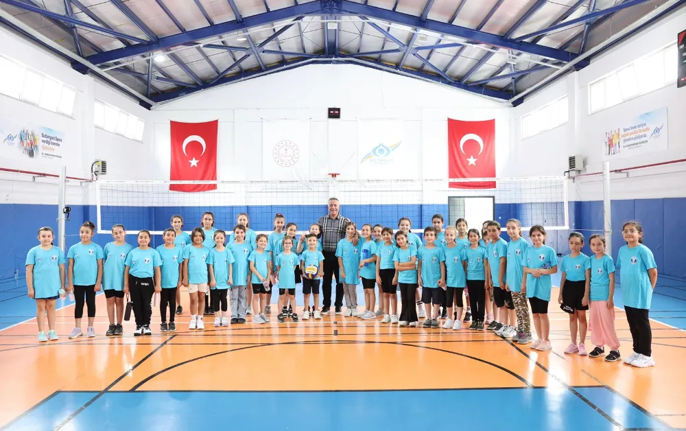 BAŞKAN DURSUN, VOLEYBOL’UN SULTANLARIYLA BULUŞTU