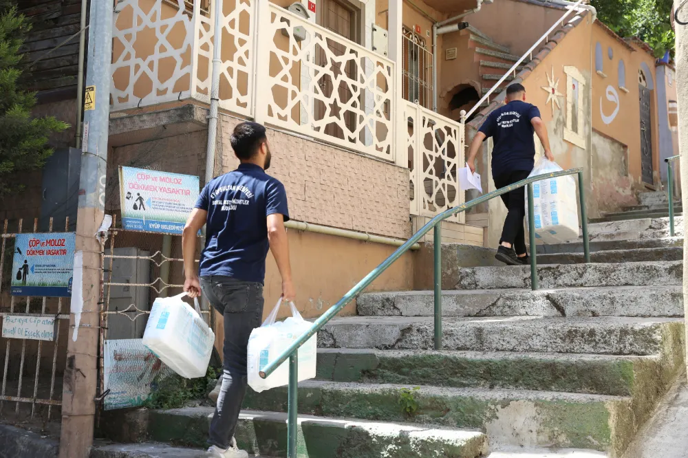 EYÜP’DE YAŞLI VE HASTALARA BEZ YARDIMI