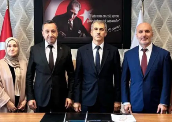 MHP BAYRAMPAŞA’DAN OKULLARI ZİYARET ETTİ