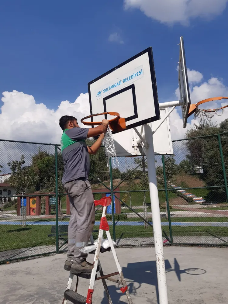 SULTANGAZİ BELEDİYESİNDEN OKULLARA BAKIM DESTEĞİ