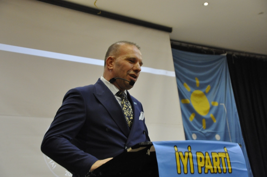 İYİ Parti Bayrampaşa İlçe Teşkilatı, t