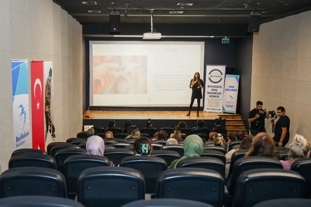 BEYLİKDÜZÜ’NDE “EVLİLİK OKULU” BAŞLADI