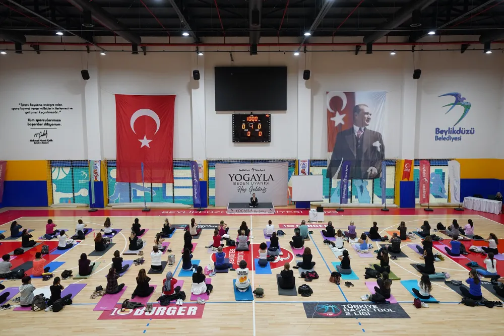 BEYLİKDÜZÜ GÜNE YOGAYLA BAŞLADI