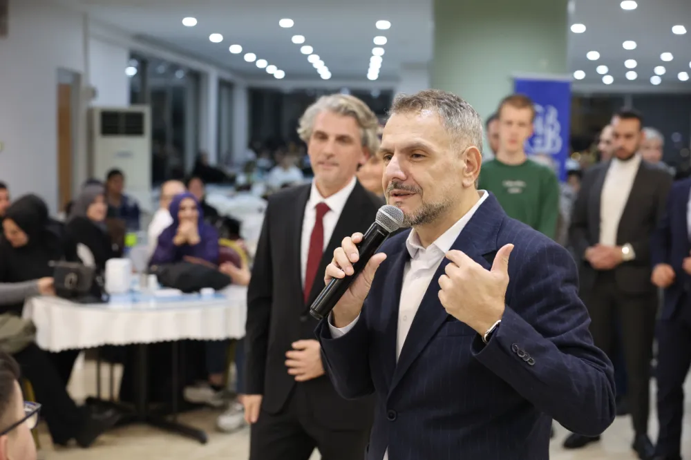 BAYRAMPAŞA BELEDİYESİ, ENGELLİ VATANDAŞLARI YEMEKTE BULUŞTURDU