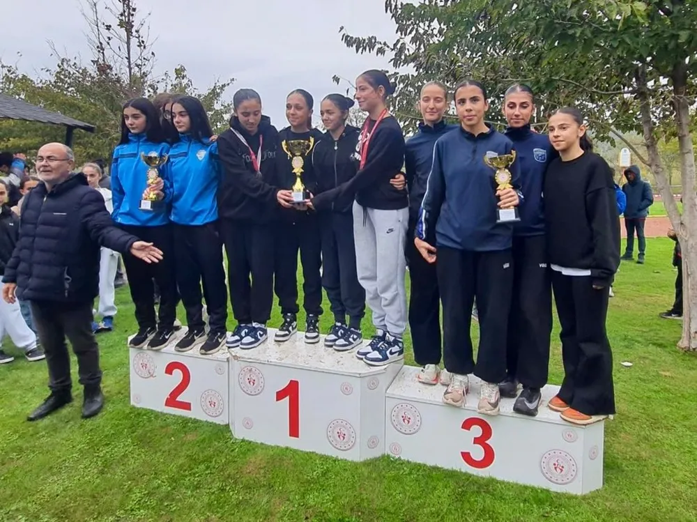 EYÜPSULTAN BELEDİYESİ SPORCULARI ZİRVEDE