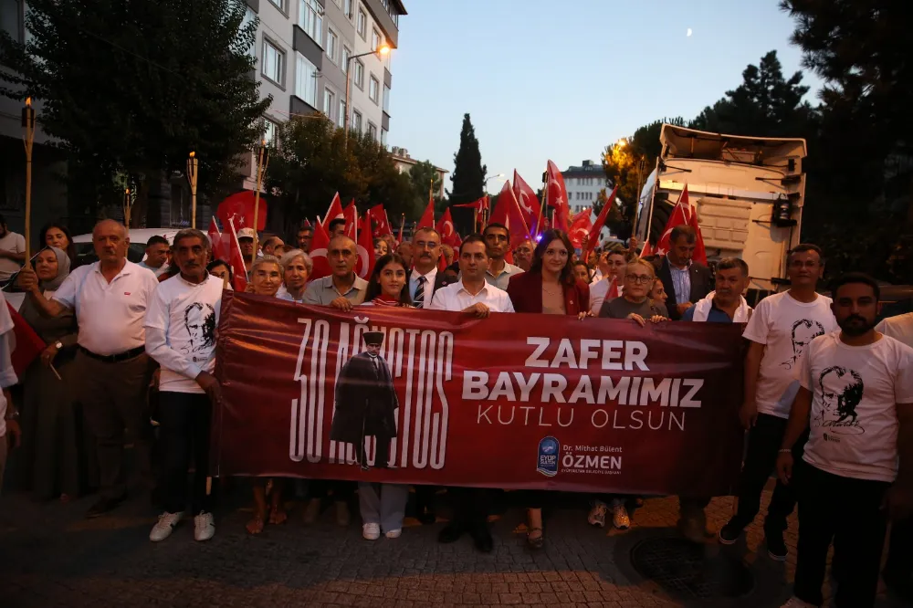 EYÜPSULTAN’DA ZAFER BAYRAMI ÇOŞKUYLA KUTLANDI