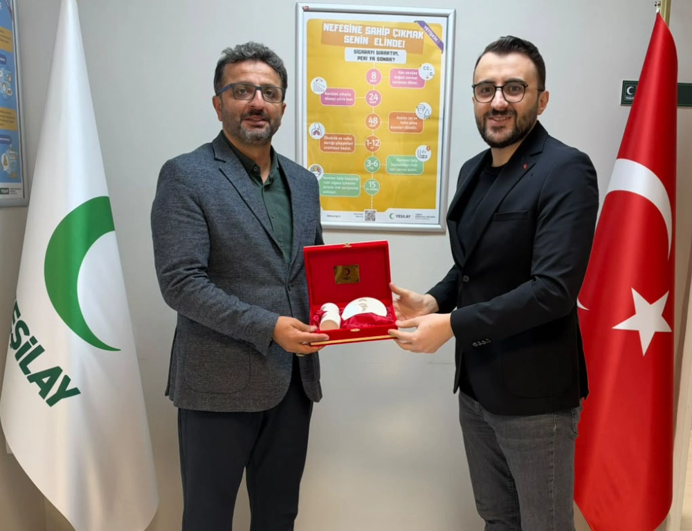 KIZILAY BAYRAMPAŞA'DAN YEŞİLAY'IN YENİ BAŞKANI HÜSEYİN SEVENCAN'A HAYIRLI OLSUN ZİYARETİ