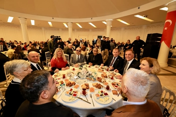 İBB BAŞKANVEKİLİ NURİ ASLAN, İSTANBUL’UN MUHTARLARIYLA BULUŞTU
