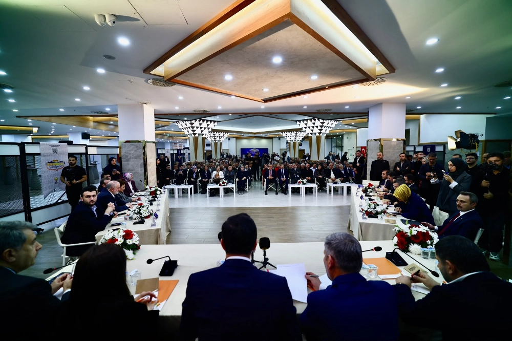 AK PARTİ'DEN İSTANBUL İÇİN 'VİZYON BELGESİ' HAZIRLIĞI