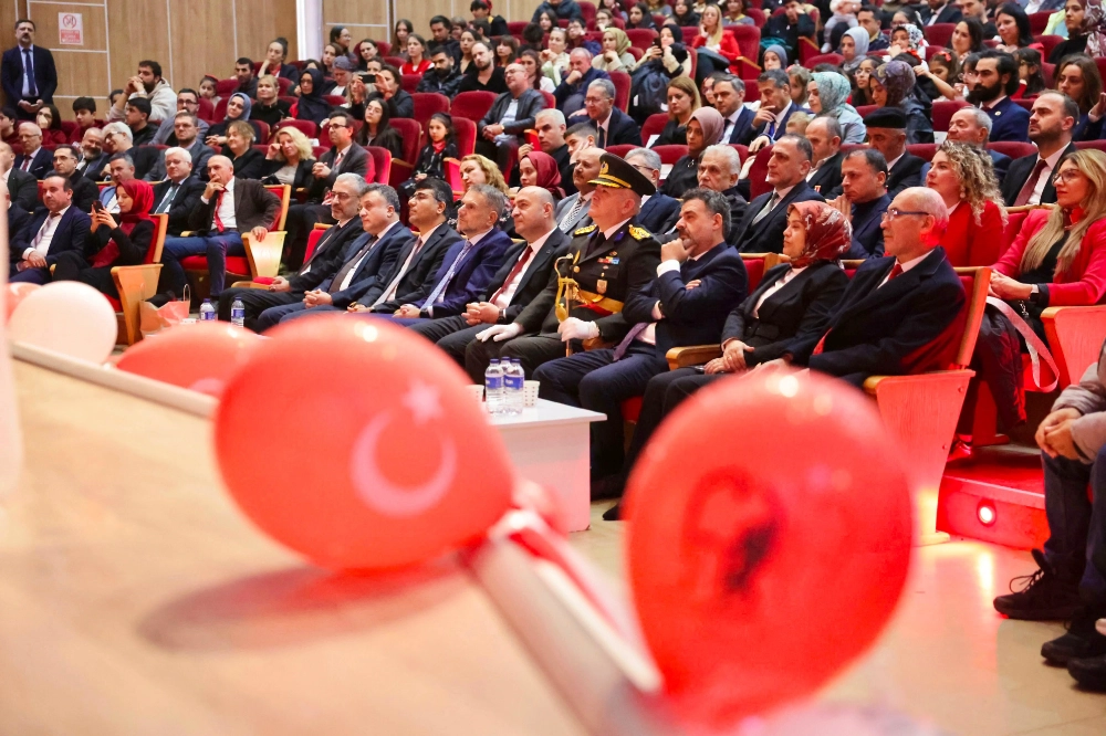 BAYRAMPAŞA’DA CUMHURİYET BAYRAMI COŞKUYLA KUTLANDI