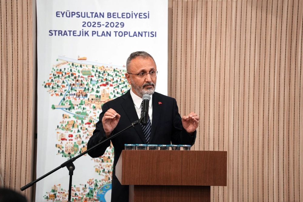 EYÜPSULTAN BELEDİYESİ'NDE BAŞKAN DAHİL 13 TUTUKLAMA