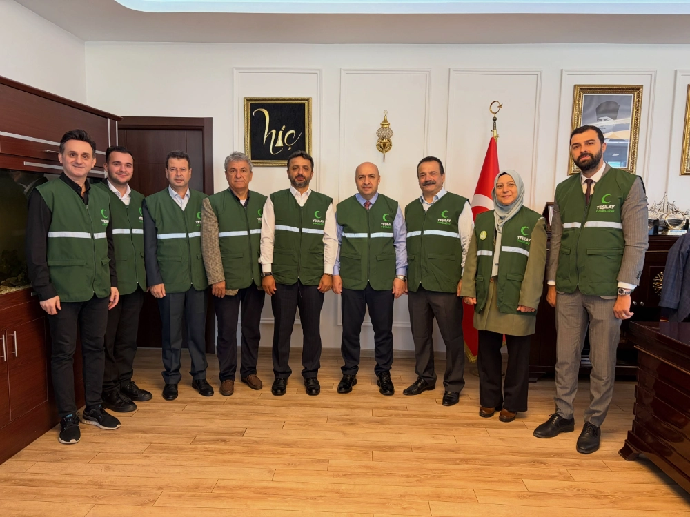 YEŞİLAY BAYRAMPAŞA ŞUBE BAYRAMPAŞA KAYMAKAMI ABDULLAH ÇİFTÇİ’YE ZİYARET