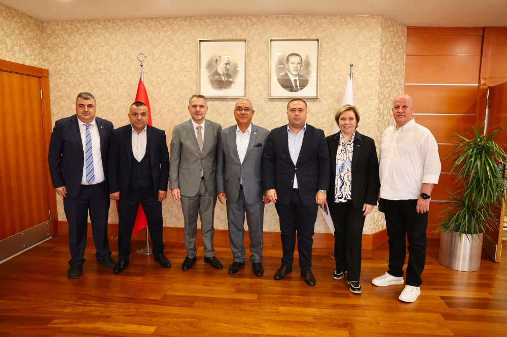 DSP GENEL BAŞKANI AKSAKAL’DAN BAYRAMPAŞA BELEDİYESİNE ZİYARET