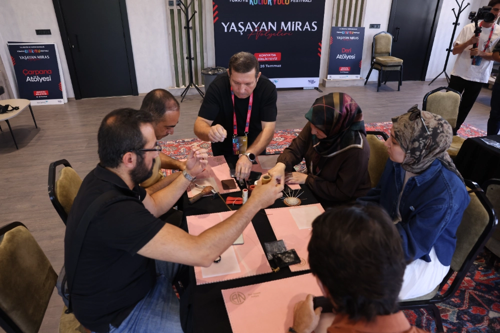 KONYA KÜLTÜR YOLU FESTİVALİ'NDE MÜZİK VE GELENEKSEL SANATLAR BİR ARADA