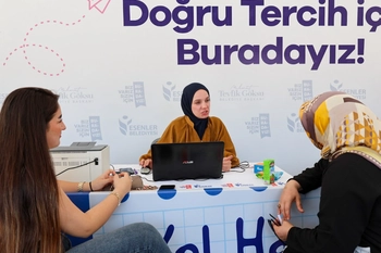 ESENLER’DE ÜNİVERSİTE ADAYLARINA ÜCRETSİZ TERCİH DANIŞMANLIĞI