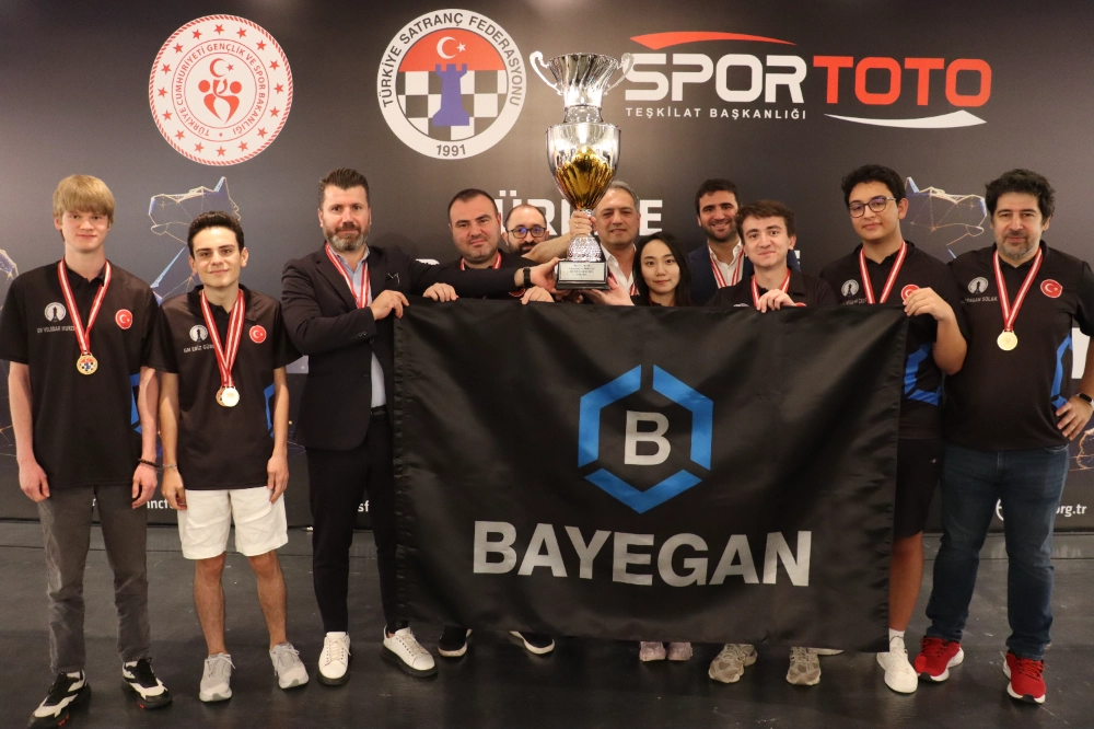BAYEGAN PENDİK, SÜPER LİG’DE ÜÇÜNCÜ KEZ ZİRVEDE
