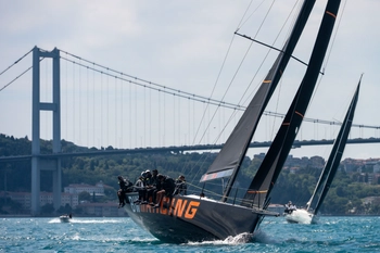 İSTANBUL’UN EŞSİZ SİLUETİ, 14. TAYK–EKER OLYMPOS REGATTA’NIN GÖRKEMLİ FİNALİNE EŞLİK ETTİ
