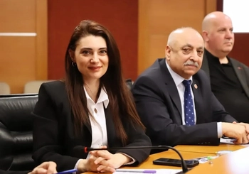 ÖZNUR AKSOY PARTİSİNDEN İSTİFA ETTİ MECLİS ARİTMETİĞİ DEĞİŞTİ