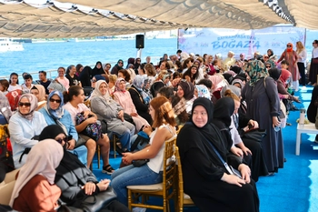 BAYRAMPAŞA AK PARTİLİ KADINLARIN BOĞAZ SEFASI 