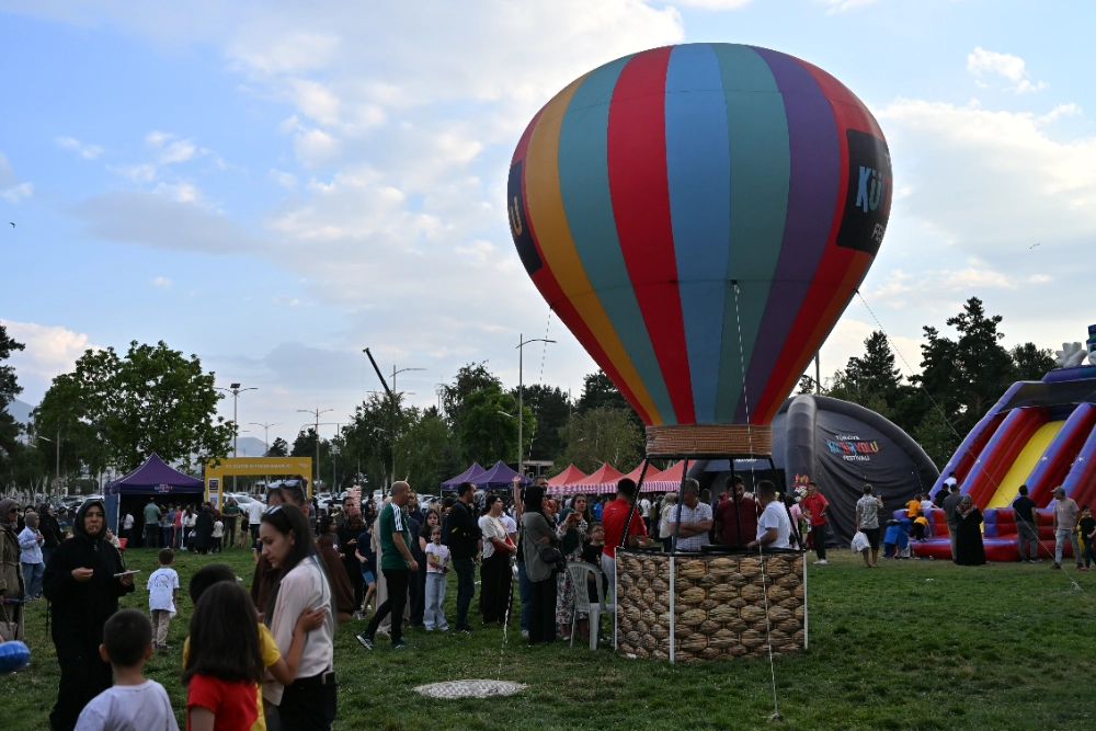 ERZURUM KÜLTÜR YOLU FESTİVALİ SANATIN FARKLI RENKLERİ İLE BULUŞTU
