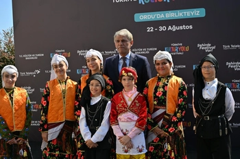 MAVİYLE YEŞİLİN BULUŞTUĞU ORDU’DA TÜRKİYE KÜLTÜR YOLU FESTİVALİ ZAMANI 