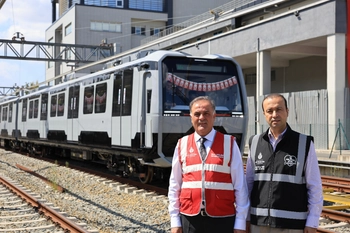 İbb’den Metro Hatlarına 100 Yeni Araç: İlk Tren Seti Behiç Erkin Yerleşkesi’nde Raya İndirildi