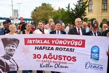 Eyüpsultan’da 30 Ağustos’a özel anlamlı İstiklal Yürüyüşü