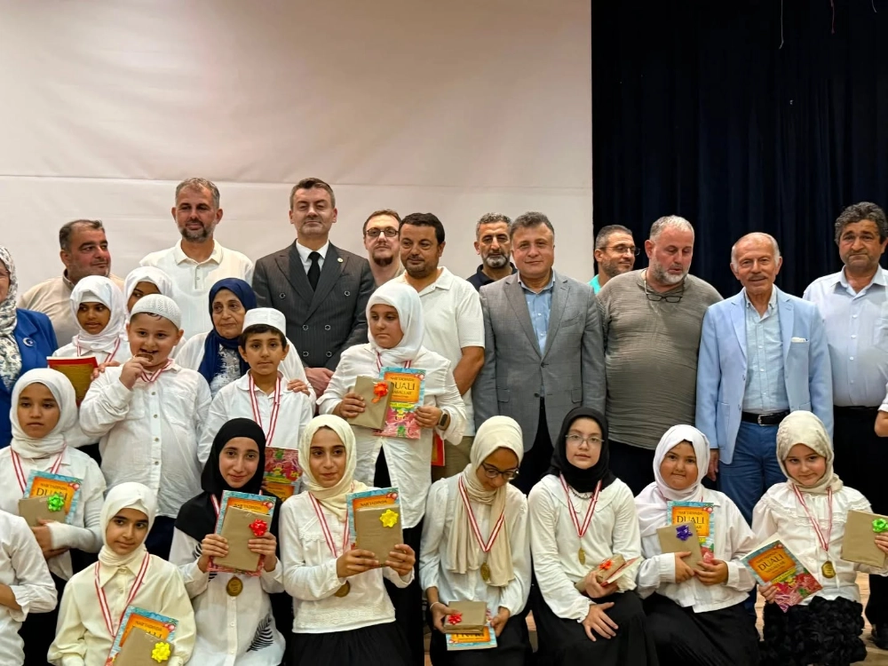 PUSULA YAZ OKULU KAPANIŞ PROGRAMI YOĞUN KATILIMLA GERÇEKLEŞTİ