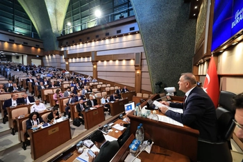 ASLAN’DAN MECLİS GRUPLARINA ÇAĞRI: “ÖĞRENCİ DESTEKLERİNİ HEP BERABER OY BİRLİĞİ İLE GEÇİRELİM”