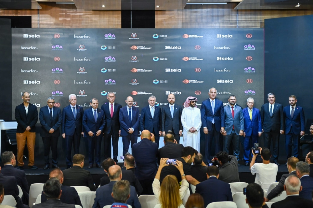 İSPANYA SÜPER KUPASI İSTANBUL’A GELİYOR! FUTBOLUN DEVLERİ TÜRKİYE’DE SAHNE ALACAK