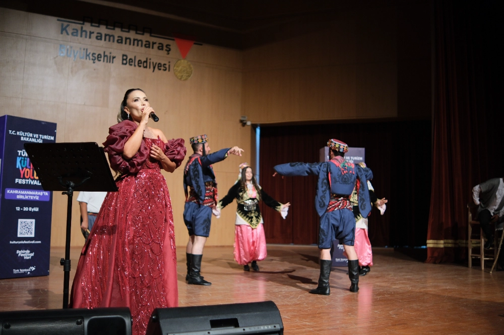 KAHRAMANMARAŞ KÜLTÜR YOLU FESTİVALİ'NİN DÖRDÜNCÜ GÜNÜ KONSER, SERGİ VE ATÖLYELERLE RENKLENDİ