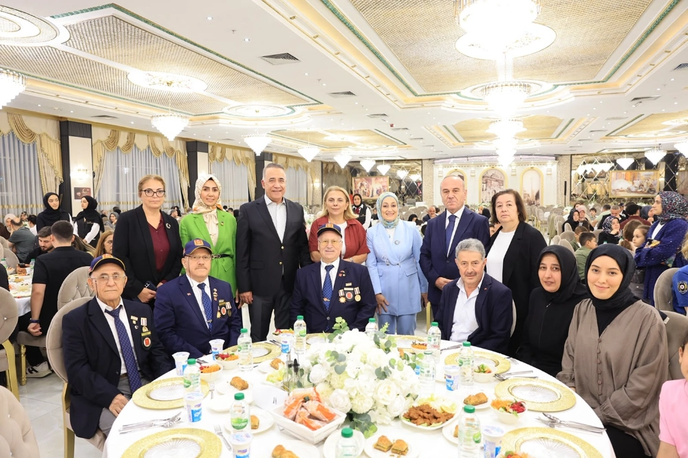 SULTANGAZİ BELEDİYESİ ŞEHİT YAKINLARI VE GAZİLERİ BULUŞTURDU