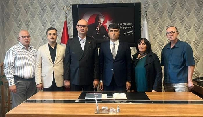 CHP BAYRAMPAŞA’DAN İLÇE MİLLİ EĞİTİME ZİYARET