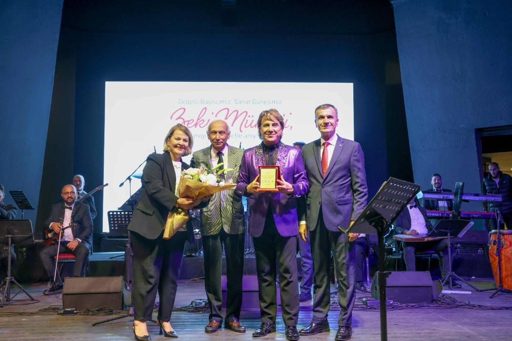 “SANAT GÜNEŞİ” ZEKİ MÜREN, VEFATININ 30. YILINDA BODRUM’DA ANILDI
