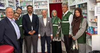 YEŞİLAY BAYRAMPAŞA ŞUBESİ'NDEN DÜNYA ECZACILAR GÜNÜ ZİYARETİ