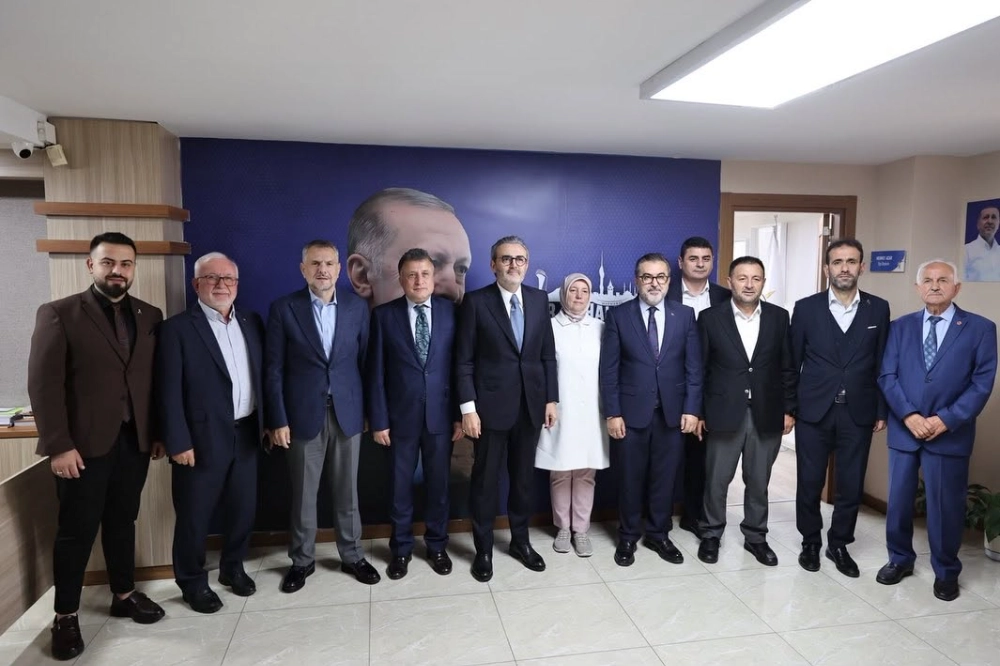 UFUKTA SEÇİM GÖRÜNÜYOR: AK PARTİ, "TÜRKİYE YÜZYILI" PROGRAMIYLA SAHADA