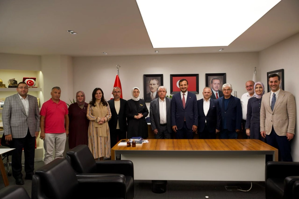 Üsküdar Belediye Meclisi'nde Siyasi Deprem: 4 CHP'li Üye AK Parti'ye Geçti