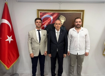 RUMELİ BALKAN DERNEKLERİ FEDERASYONU GENÇLİK KOLLARI'NDA BAYRAK DEĞİŞİMİ