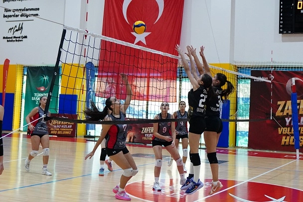 ZAFER KUPASI YILDIZ KIZLAR VOLEYBOL TURNUVASI SONA ERDİ