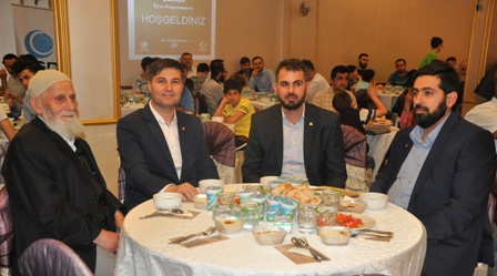 ANADOLU GENÇLİK DERNEĞİ?NDEN İFTAR